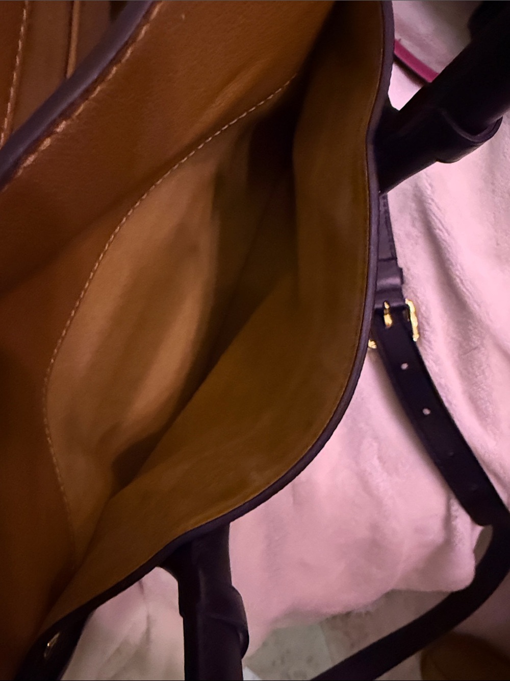 Louis Vuitton LV on my side MM - Picture 9 of 10